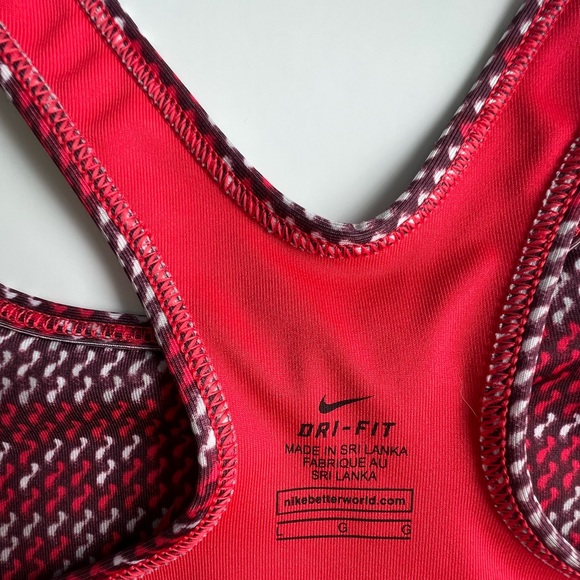 Women’s red sports bra- Nike - Picture 4 of 7